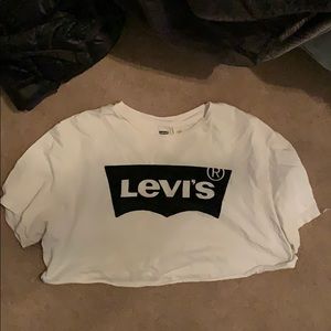 levi’s white cropped top